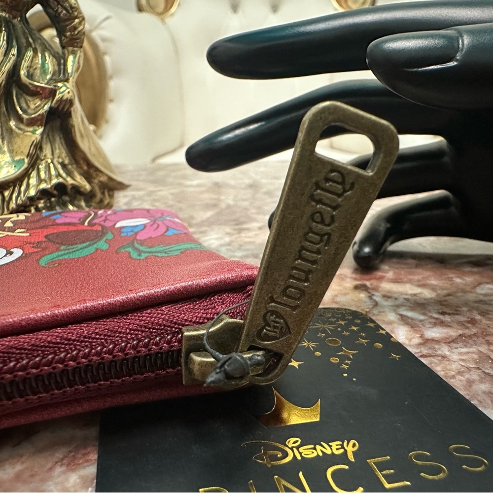 🔥RARE Loungefly HEART Mushu coinpurse - NWT - Picture 4 of 4